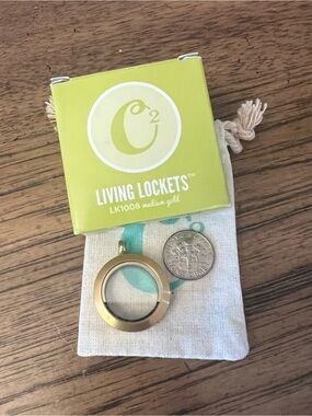 Origami Owl Gold Round Living Locket Pendant